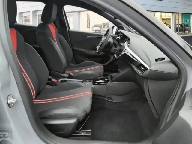 Opel Corsa 1.2 turbo 100 ch bva8 gs — photo 9