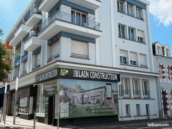 Saint Nazaire hyper centre: loue local Bureaux & commerce 108 m2