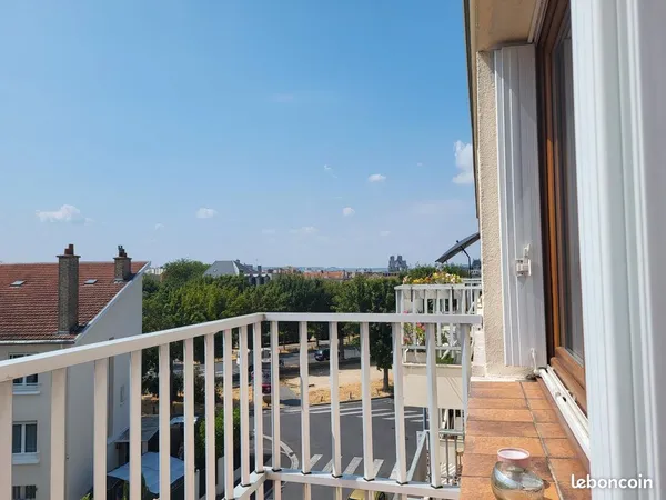 T3 non meublé avec garage, balcon et vues