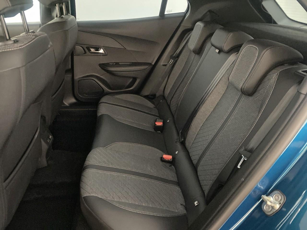 Peugeot 2008 hybrid 145 ch e-dcs6 allure — photo 10