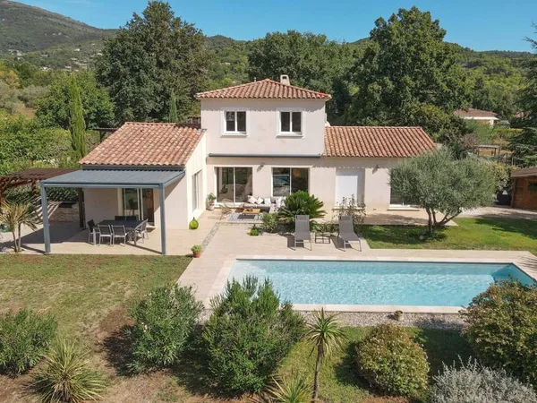 Maison de plain-pied 6 pièces 186 m²