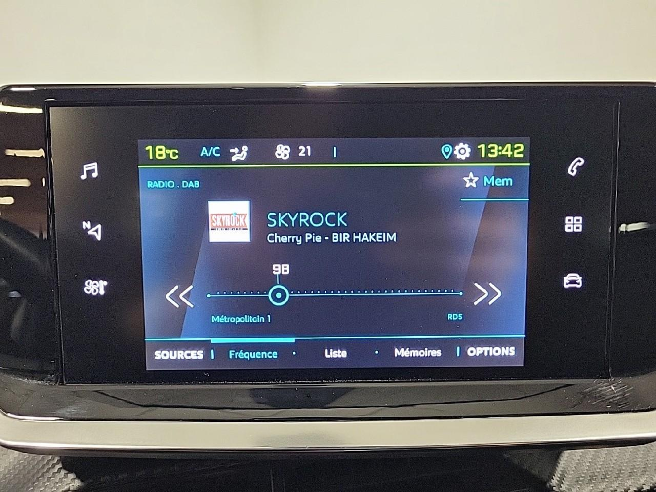Peugeot 208 electrique 50 kwh 136ch style — photo 11