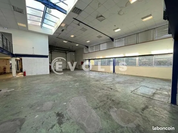 Local bureaux 340 m²