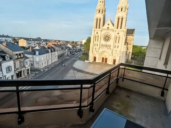 Appartement centre ville vue cathédrale