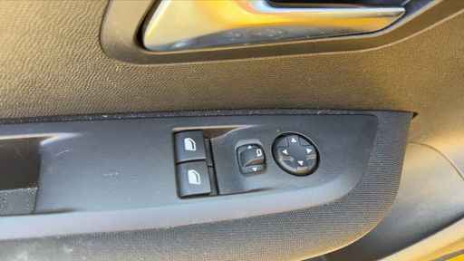 Peugeot 208 1.2 PureTech 75 - Active – 2021 – 67095 km – Essence – Boîte Manuelle — photo 2