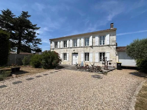 Maison de plain-pied 5 pièces 209 m²
