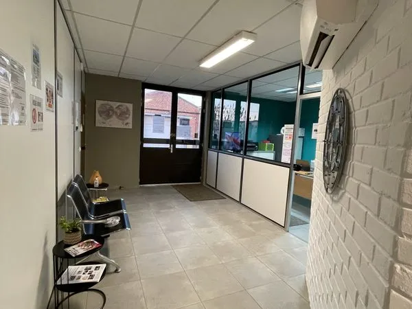 Bureau et espace de travail Location Blaringhem  200m² 1700€