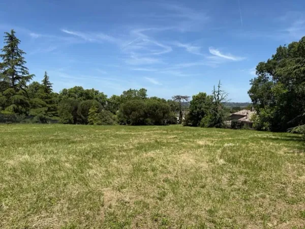 Terrain 525 m²