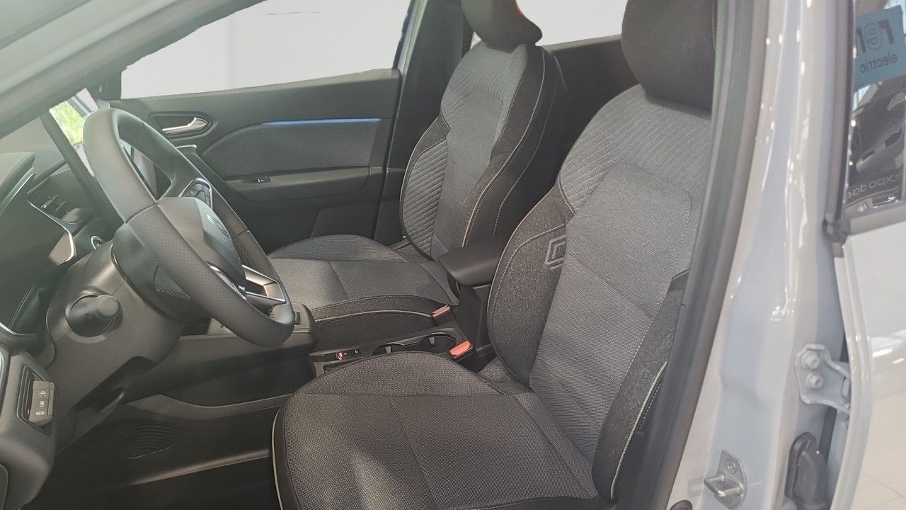 Renault Captur E-Tech full hybrid 160 ch — photo 11