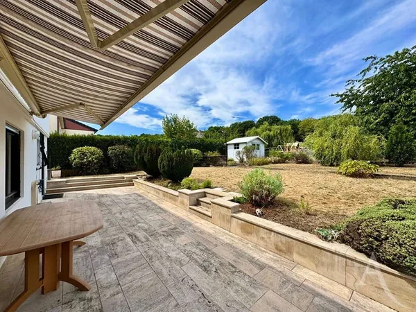 Maison de plain-pied 6 pièces 121 m²