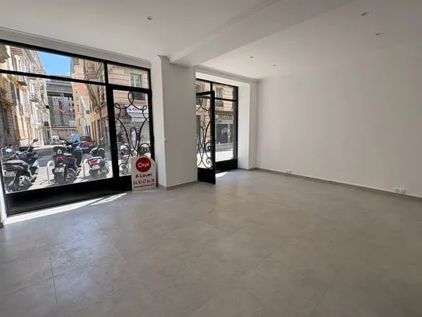 Local commercial 2 pièces 41 m²