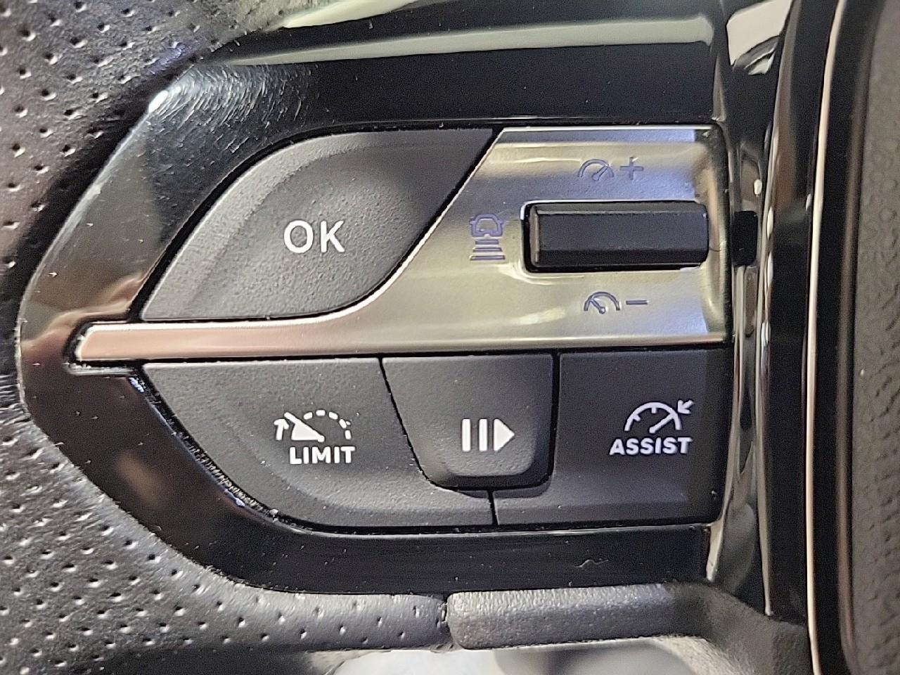 Peugeot 308 sw phev 225 e-eat8 gt — photo 22