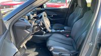 Peugeot 2008 1.2 PureTech 130ch S&S GT EAT8 — photo 12