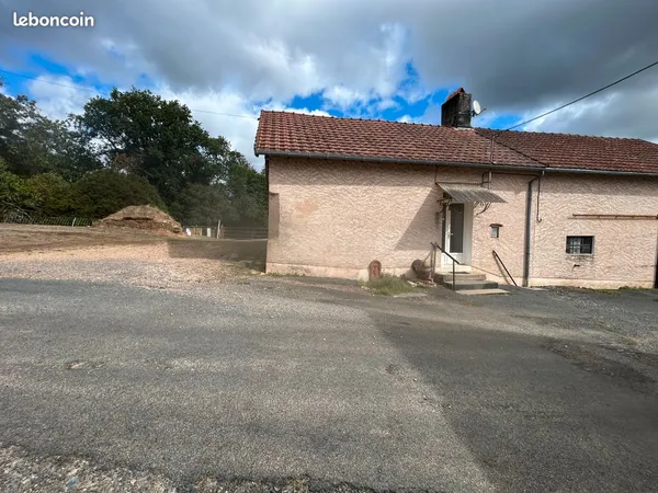 Studio 45 m², une pièce+ jardin
