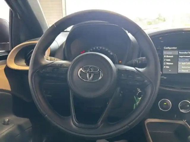 Toyota Aygo x 1.0 vvt-i 72ch design s-cvt — photo 9