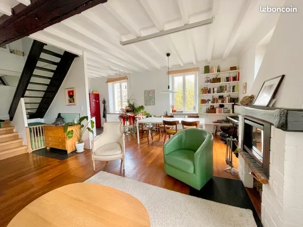 Charmant appartement rénové - cheminée et balcon