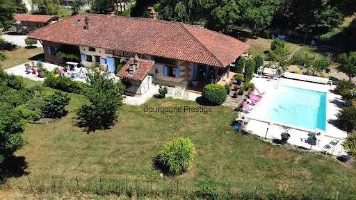 Propriété 7 pièces 239 m²