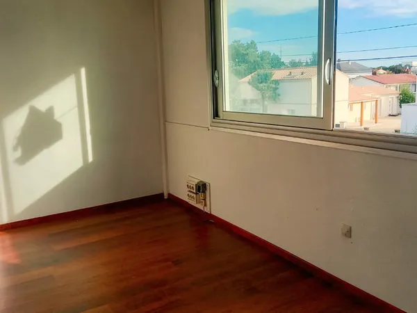 PARTICULIER BUREAUX PRIVATIFS 20 à 57 m2 SUD LOIRE