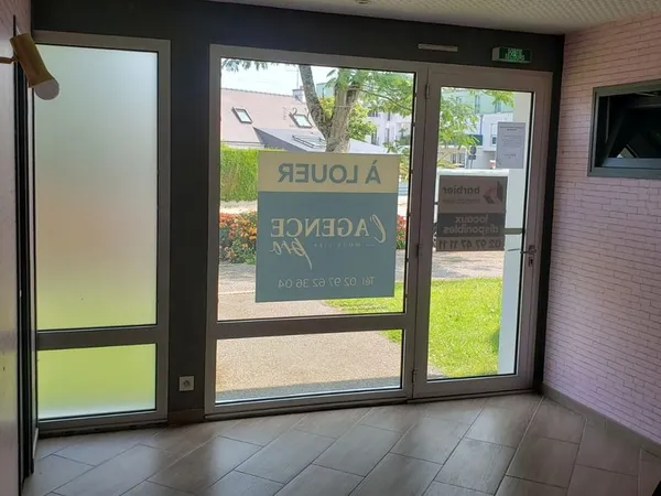 LOCAL 36M2 / centre Saint Avé
