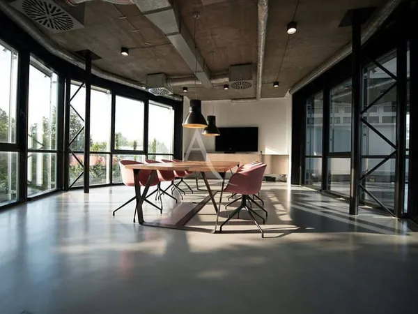 Local commercial 130 m²