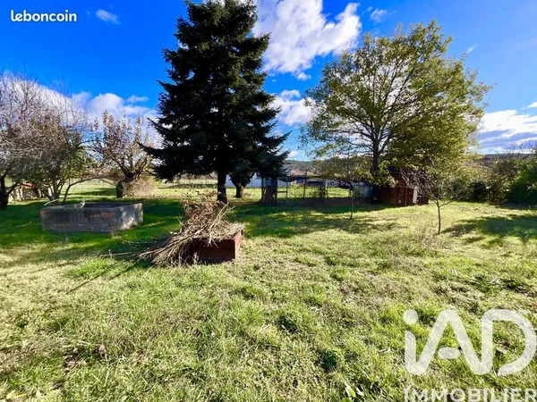 Terrain 1054 m² Saint-Julien-les-Rosiers
