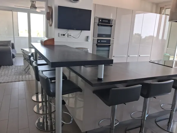 Vends appartement rénové avec vue panoramique