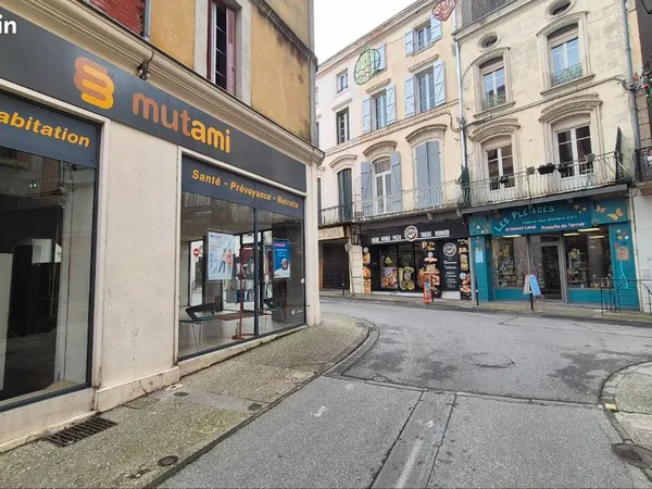 Local commercial de 66 m² en angle, centre-ville de Pamiers