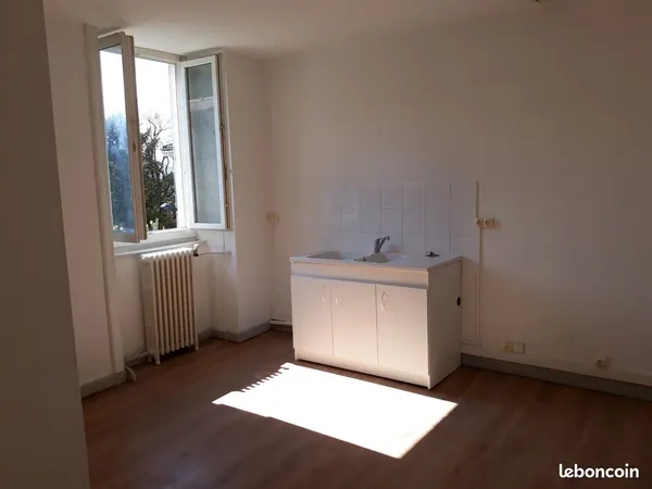 T2 lumineux 35 m2 loriol centre