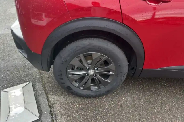 Peugeot 2008 moteur électrique 136 ch — photo 15