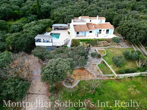 Maison 5 pièces 210 m²