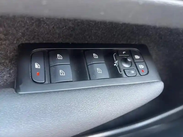 Volvo Xc40 t2 129ch momentum business geartronic 8 — photo 15