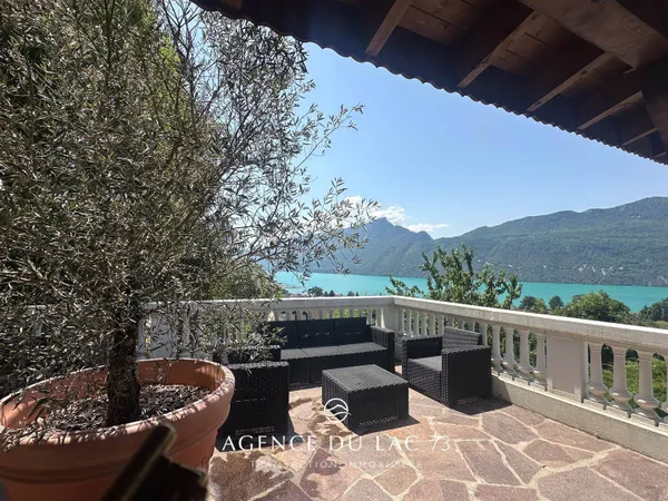 Maison 10 pièces 204 m²