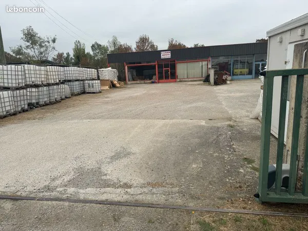 Dépôt Local entrepôt Hangar stockage