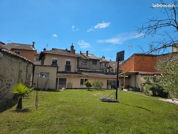 Maison de ville 110m, terrain 700m2 constructible et piscinable