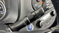 Toyota Yaris 100h France 5p — photo 25