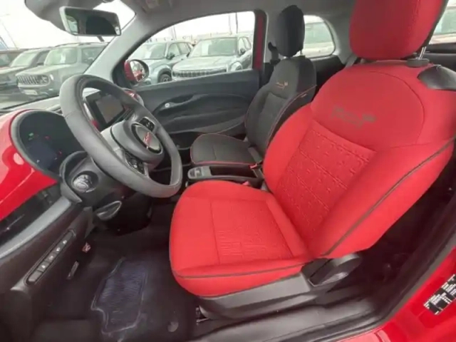 Fiat 500 e 95ch (red) my23 — photo 11