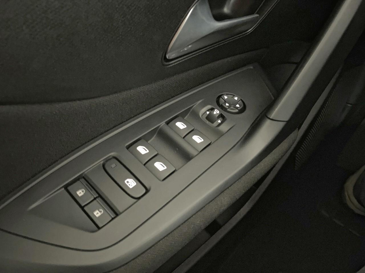 Peugeot 308 hybrid 145 e-dcs6 style — photo 20