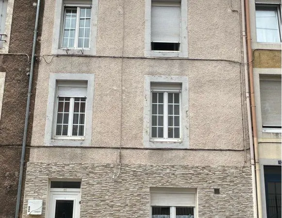 Maison mitoyenne avec jardin - À Longwy-bas