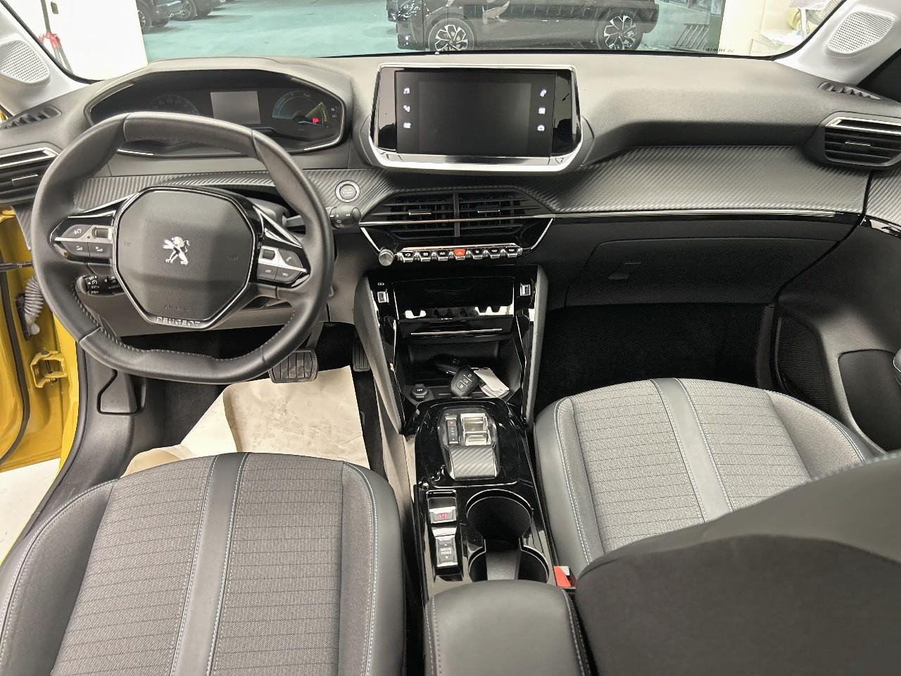 Peugeot 208 electrique 50 kwh 136ch allure — photo 12