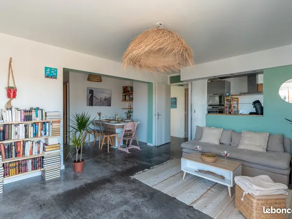 Vends appartement rénové à 100mètres de l'océan