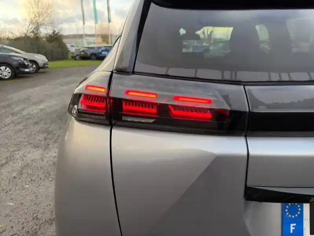 Peugeot 2008 electrique 54 kwh 156 ch — photo 17