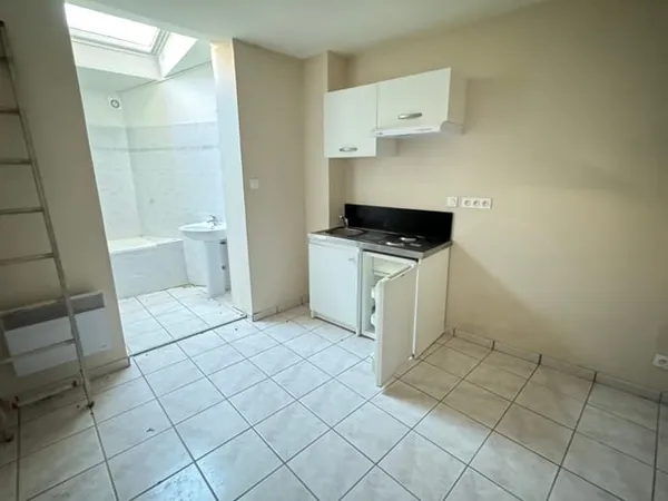 Studio 1 pièce 14 m²