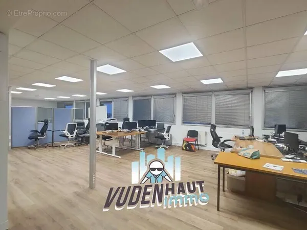 Commerce 457 m²