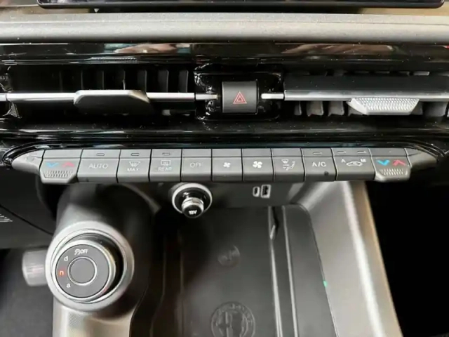 Alfa Romeo Tonale 1.3 phev 190ch sprint at6 e-q4 — photo 12