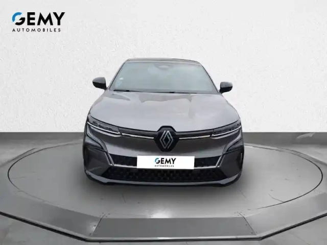 Renault Megane e-tech ev60 220 ch super charge — photo 2