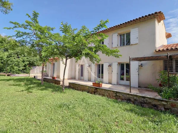Villa 6 pièces 173 m²