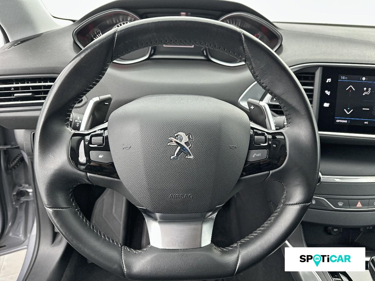 Peugeot 308 sw 1.2 puretech 130ch s&s allure pack eat8 — photo 12
