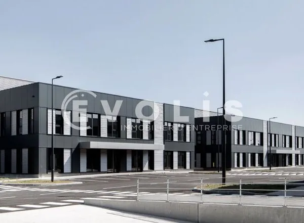 Local d'activité 1 302 m²