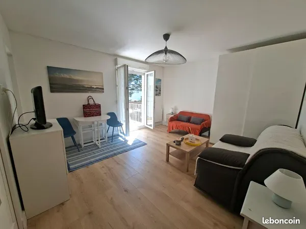 Studio bail mobilier de mi septembre à fin juin ou location saisonnière à la semaine quinzaine ou au