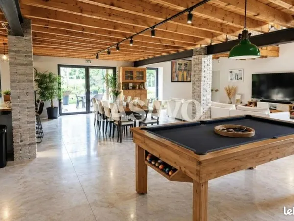 Maison 5 pièces 260 m²